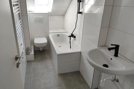 Gladbeck-Mitte, ruhige, sanierte 2 Zi- DG-Wohnung