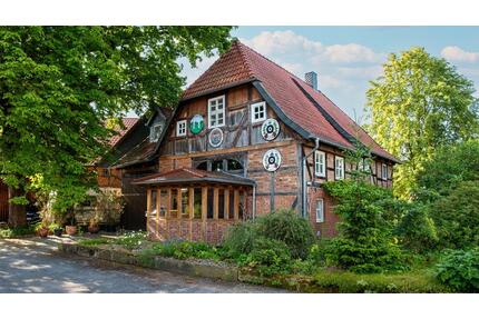 Antikes Highlight mit großem Grundstück - ein Haus mit Geschichte - Hohenhameln
