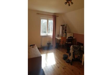 2 Zimmer in WG in kleinem Haus mit großem Garten - München Trudering-Riem