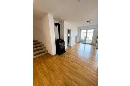 Großzügiges Reihenmittelhaus in Dittelbrunn zu vermieten - Maßbach