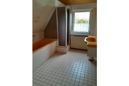3 ZKB Abstr. frisch renoviert - 530,00&nbsp;EUR Kaltmiete, ca.&nbsp; 60,00&nbsp;m&sup2; in Erndtebrück (PLZ: 57339)