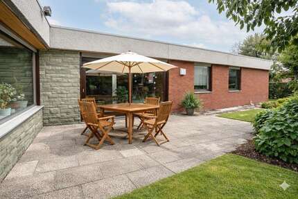 Haus zum Kaufen in Kassel Harleshausen 590.000,00 € 252 m² - Kassel / Harleshausen