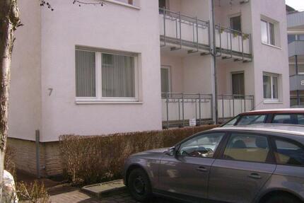 Nähe Bahnhof 3 Zimmer-Whg mit Einbauküche, Balkon und Kellerraum - Hameln