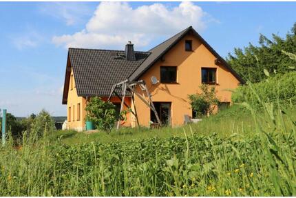 180m²-Einfamilienhaus mit großem Garten, Kamin, 5 Schlafzimmern - Auerbach