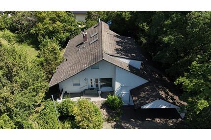 Repräsentatives Einfamilienhaus mit idyllischem Garten - Rückersdorf