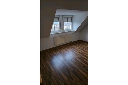 3 Zimmer DG Wohnung; Balkon; Tiefgaragenstellplatz in Maxhütte - Maxhütte-Haidhof