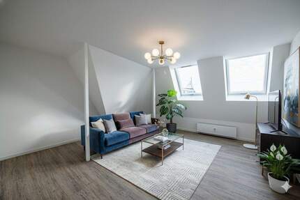 Weitläufige Dachgeschoss-Wohnung: 8 Zimmer ++ 4 Bäder ++ Perfekt für Co-Living ++ Friedenau - Berlin