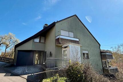 Wohnhaus mit Einliegerwohnung - 345.000,00&nbsp;EUR Kaufpreis, ca.&nbsp; 230,00&nbsp;m&sup2; in Creglingen (PLZ: 97993)