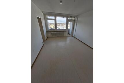 Großzügige 1 Zimmer Wohnung im 9.Stock mit Balkon in Bad Nauheim
