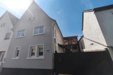 Altbau mit Charme – 5 Zimmer, ca. 138 m², Scheune & Hof - Großwallstadt