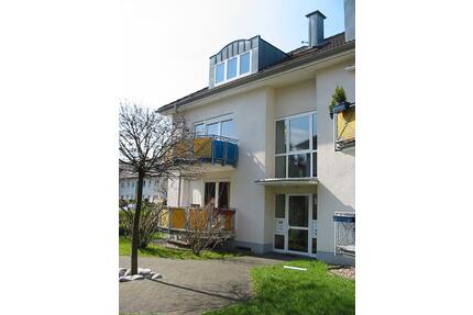 Geschmackvolle 2 Zimmer Dachgeschoßwohnung in Porz-Wahnheide - Köln