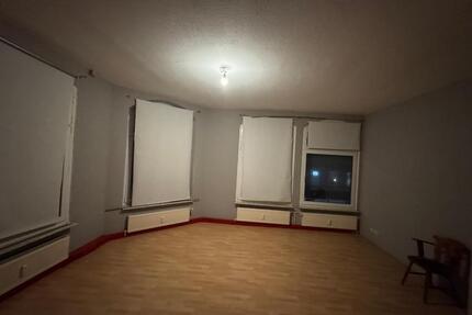 Jobcenter und Rentner willkommen! Großzügige 3-Zimmer-Wohnung mit 100 m² in zentraler Lage von Marne