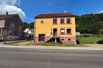 Haus zum Kaufen in Beckingen 115.000,00 € 160 m²