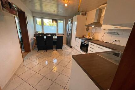 3,5-Zimmer-Erdgeschosswohnung mit Garten & Tiefgarage - Steinenbronn