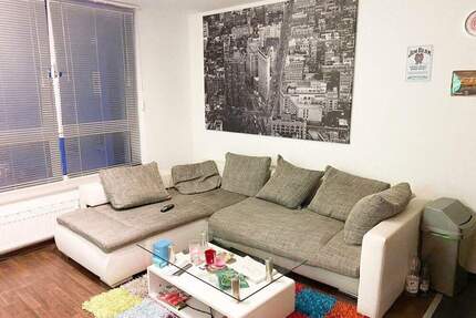 Bezugsfreies und renoviertes Zwei-Raum-Apartment in begehrter Grünlage von Neuss-Grimlinghausen ....!!