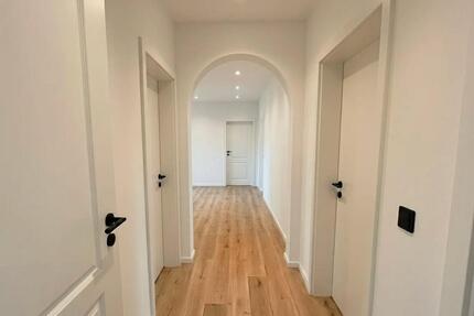 Gut Geschnittene Wohnung mit Balkon - Amberg