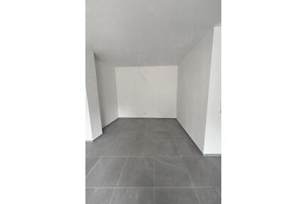 2-Zimmer Wohnung in Ebernhahn - 880,00&nbsp;EUR Kaltmiete, ca.&nbsp; 74,00&nbsp;m&sup2; in Mogendorf (PLZ: 56424)