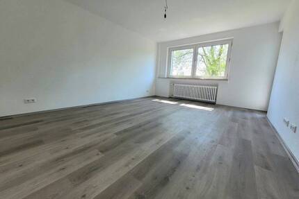 Frisch für Sie renoviert! 2,5-Zimmer-Wohnung mit Balkon! - Mülheim an der Ruhr Styrum