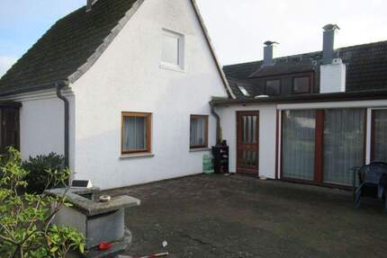 ANLEGER ! Bremen Osterholz … DHH mit Teilkeller und gr. Garten in ruhiger Lage