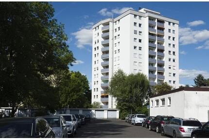 Schöne 4 Zimmerwohnung mit toller Aussicht vom Süd-Westbalkon - Maintal
