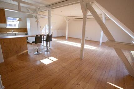 Lichtdurchflutete 95 m² Altbau-Dachgeschosswohnung, City - Gifhorn
