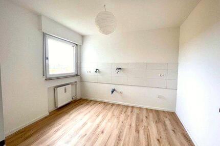Helle 3,5-Zi.-Whg. Balkon, 87 m², 2025 saniert, ab 01.08. frei - Schweinfurt Haardt