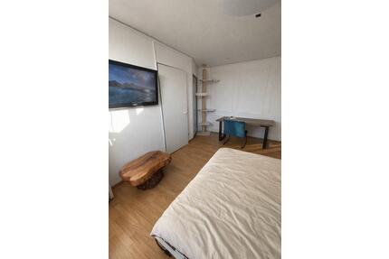 Helle 2-Zimmer Wohnung im 4. OG mit Balkon in Berlin Lankwitz