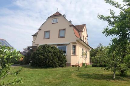Attraktive 3-Zimmer-Wohnung im 1. OG einer stilvollen Villa - Oberkirch