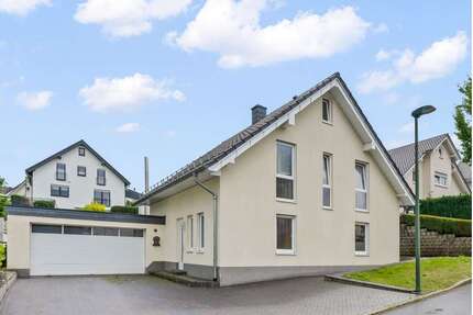 Haus zum Kaufen in Attendorn 450.000,00 € 136.11 m²