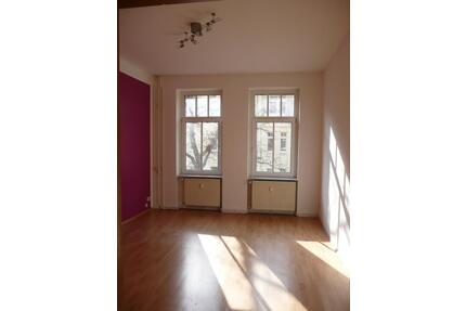 Provisionsfrei: WG-taugliche 4-Zimmer-Wohnung mit Balkon in Alto - Erfurt Johannesvorstadt