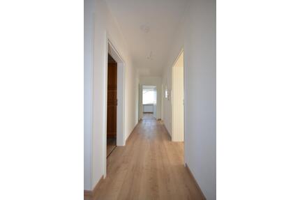 Kernsanierte 4-Zimmer-Wohnung (ca. 105 m²) Wintergarten Garage - Bayreuth Altstadt