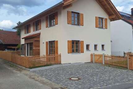 Haus zum Mieten in Utting 3.450,00 € 172 m²
