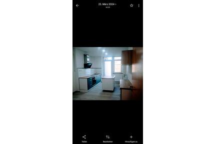 Altbauwohnung mit vier Zimmern, Gäste-WC, Terrassenzugang - Kirchheim