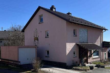 Haus zum Kaufen in Wilhelmsthal 129.000,00 € 204 m²