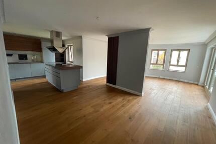 3,5-Zimmer-Wohnung mit Balkon, Einbauküche und 2 TG Stellplätzen - Ettenheim