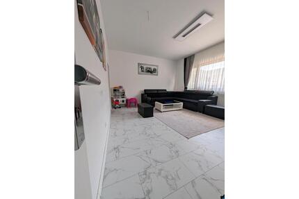 Bremen - Osterholz - Großzügige 5- Zimmer - Frisch Renoviert