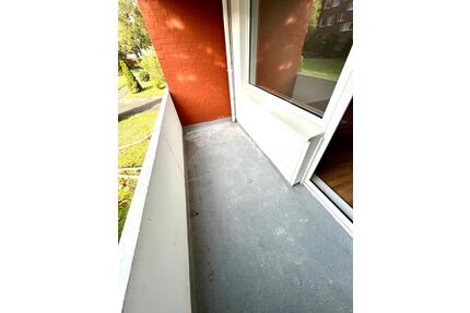 Und wann ziehen Sie zu uns? Drei Zimmer mit Balkon!! - Verden (Aller)