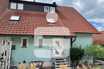 Platz für Familie und mehr...Geräumige DHH mit Garage in Wachenroth