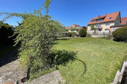 Perfekt geschnittenes Baugrundstück mit Altbestand in guter Lage - Zirndorf
