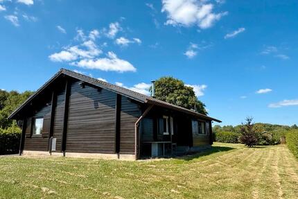 Holz Haus | Fernblick | ~1800qm | Wochenendhaus | Wohnwagengarage - Burbach