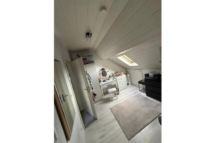 DG Wohnung in Zizishausen - 850,00&nbsp;EUR Kaltmiete, ca.&nbsp; 68,00&nbsp;m&sup2; in Nürtingen (PLZ: 72622)