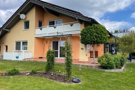 Zweifamilienhaus - 549.000,00&nbsp;EUR Kaufpreis, ca.&nbsp; 237,00&nbsp;m&sup2; in Hunderdorf (PLZ: 94336)