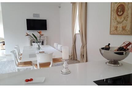 Exklusives Anwesen 2 Familien - 885.000,00&nbsp;EUR Kaufpreis, ca.&nbsp; 370,00&nbsp;m&sup2; in Duisburg (PLZ: 47239) Rheinhausen