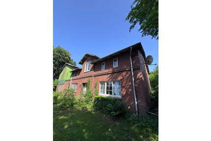 Historisches Bauernhaus mit Ausbaureserve und 4.400 m² Grundstück - Hanerau-Hademarschen