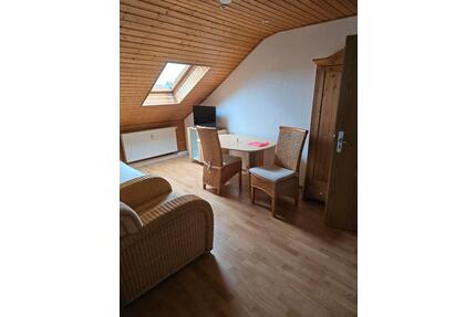 3,5 Zimmer Mietwohnung im DG - 450,00&nbsp;EUR Kaltmiete, ca.&nbsp; 42,00&nbsp;m&sup2; in Teublitz (PLZ: 93158)