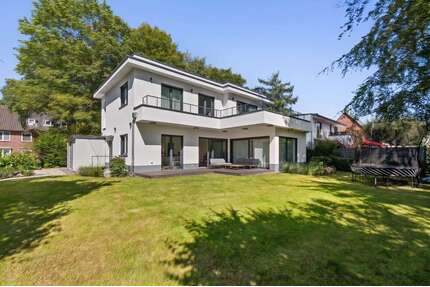 Haus zum Mieten in Hamburg 4.800,00 € 209 m²