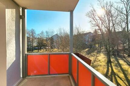 Ein Balkon der Superlative - 338,00&nbsp;EUR Kaltmiete, ca.&nbsp; 50,41&nbsp;m&sup2; in Freiberg (PLZ: 09599)