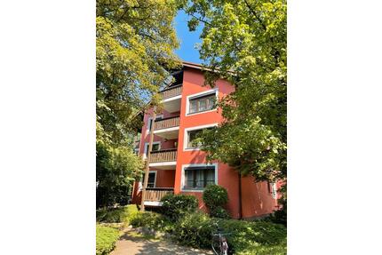 Gepflegte Wohnung mit Kellerabteil und TG-Stellplatz - München Moosach