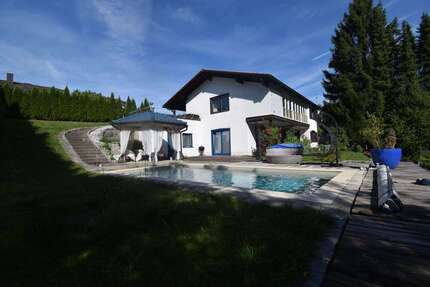 Haus zum Kaufen in Ruderting 449.000,00 € 210 m²