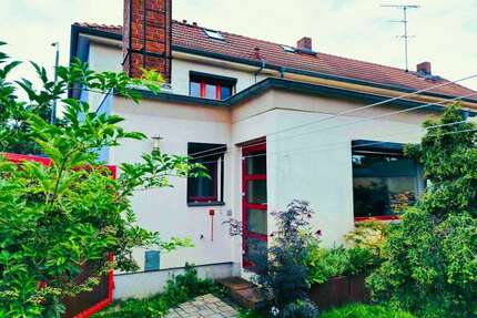 Haus zum Kaufen in Luckenwalde 350.000,00 € 103.86 m²